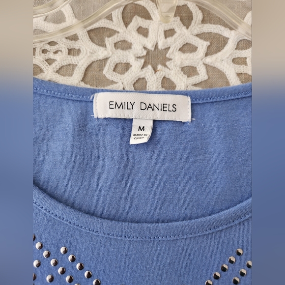 Emily Daniels, Medium, Embellished Short Sleeve Womans, Color Periwinkle - Picture 2 of 6